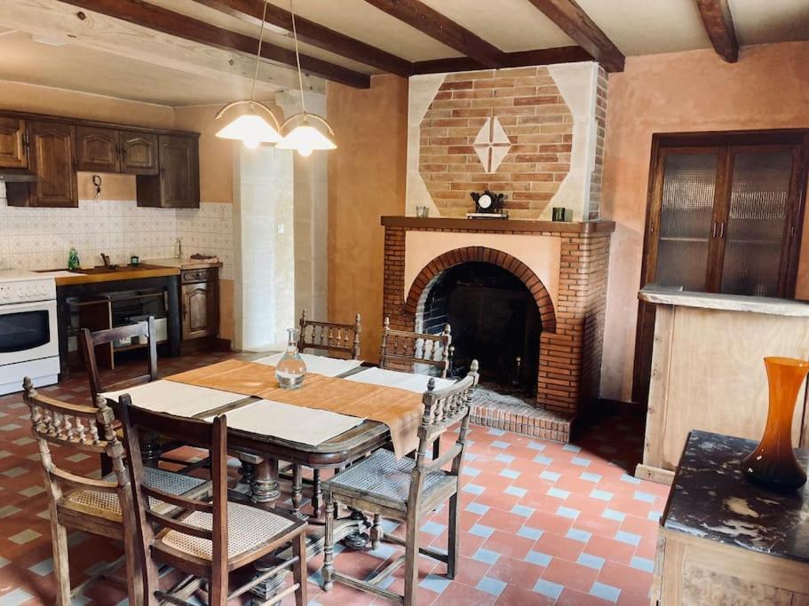 Maison De Campagne - La Belle Claudine Laruscade Esterno foto