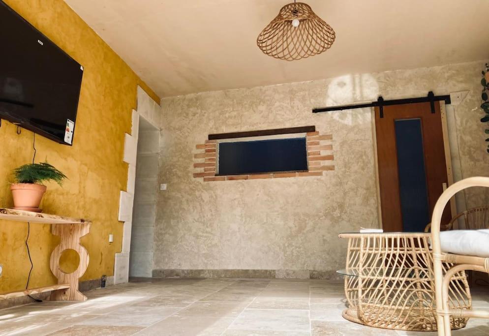 Maison De Campagne - La Belle Claudine Laruscade Esterno foto